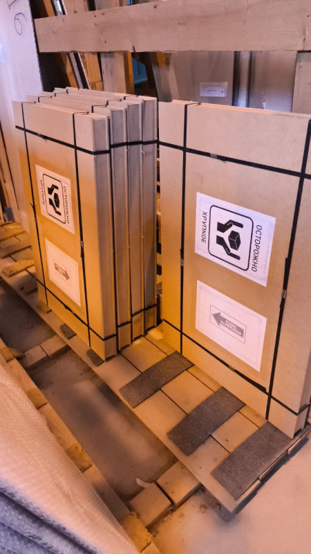 Зеркала, подготовленные к отправке через транспортную компанию